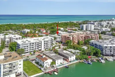 8129 Abbott Ave #10, Miami Beach: photo 1 of 17