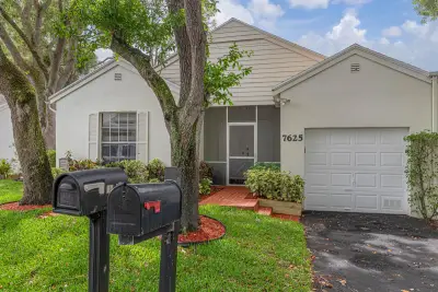 7625 Forest Green Ln, Boynton Beach: photo 1 of 38