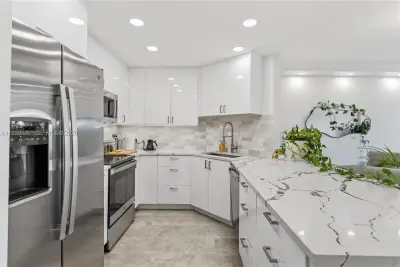 340 Sunset Dr #407, Fort Lauderdale: photo 1 of 59