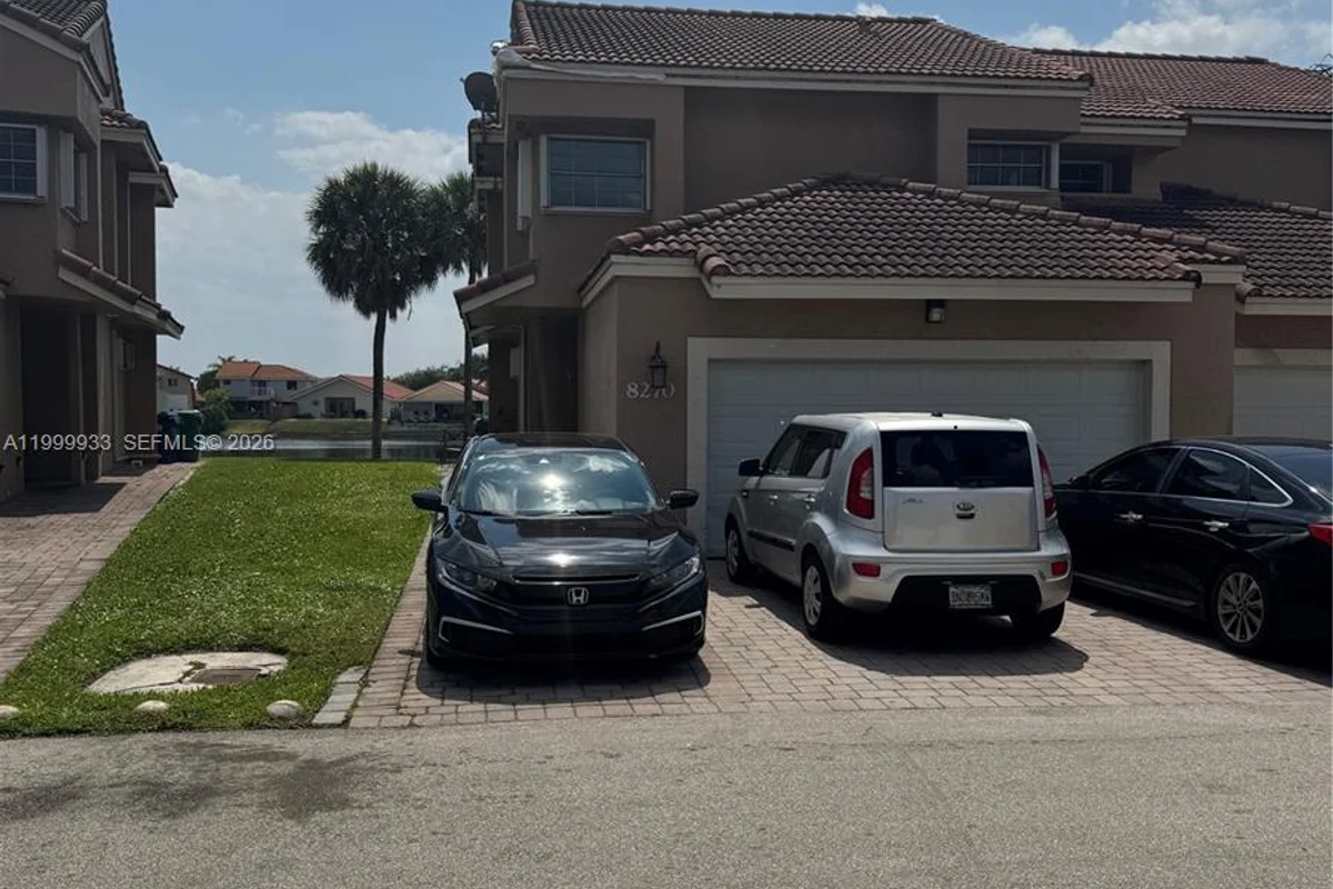 8270 NW 191st Ln #13L, Hialeah: photo 1 of 14
