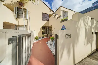 12984 SW 88th Ln #B104, Miami: photo 1 of 19