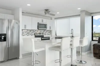 1500 Presidential Way #806, West Palm Beach: photo 1 of 27