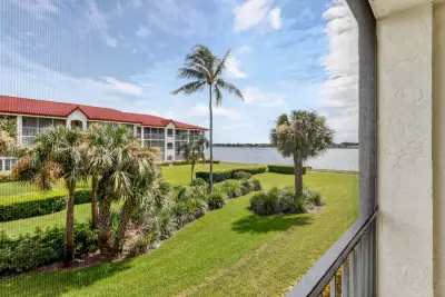 110 Half Moon Cir #D2, Hypoluxo: photo 1 of 44