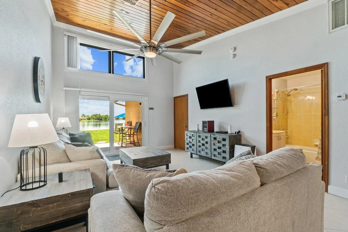 12542 Westhampton Cir, Wellington: photo 1 of 17