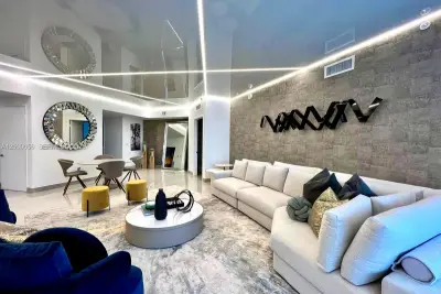 17301 Biscayne Blvd #308, North Miami Beach: photo 1 of 29