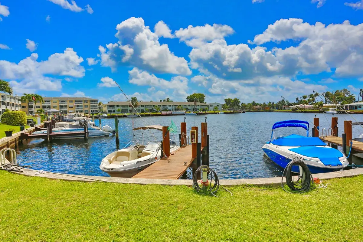 600 Pine Dr #209, Pompano Beach: photo 1 of 72