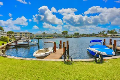 600 Pine Dr #209, Pompano Beach: photo 1 of 72