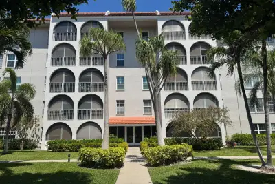 250 NE 20th St #5220, Boca Raton: photo 1 of 41