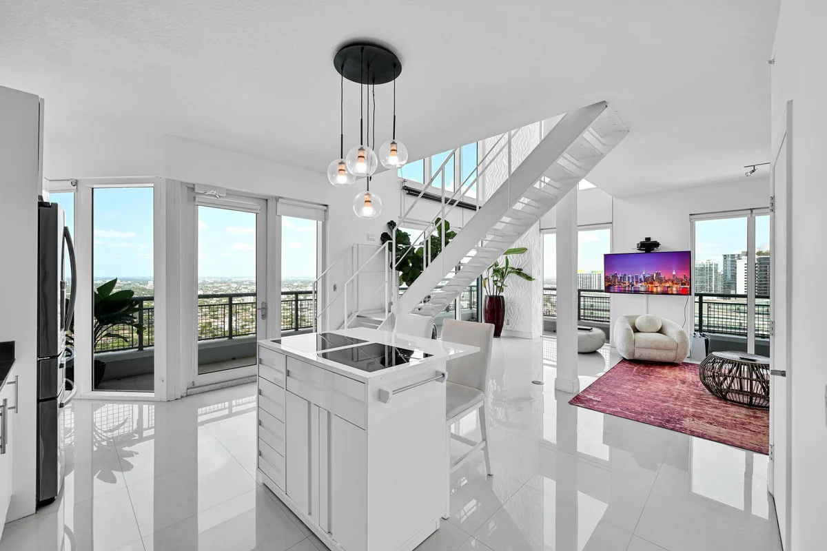 60 SW 13th St #4013, Miami: photo 1 of 37