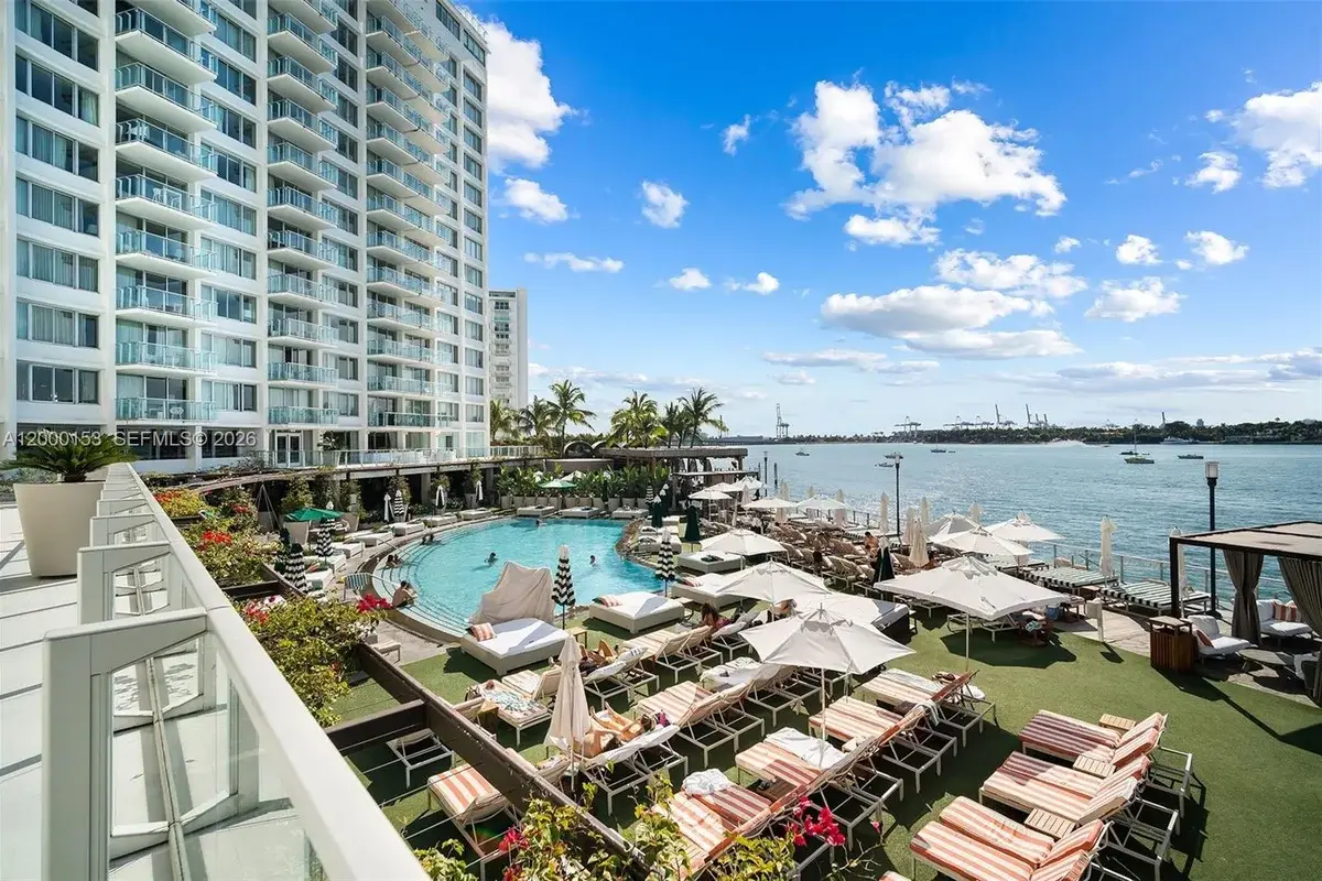 1100 West Ave #819, Miami Beach: photo 1 of 23