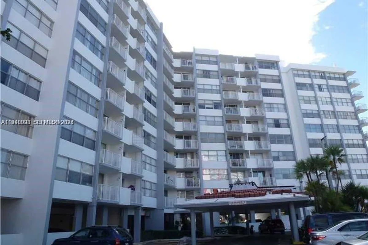 1300 NE Miami Gardens Dr #616E, Miami: photo 1 of 20