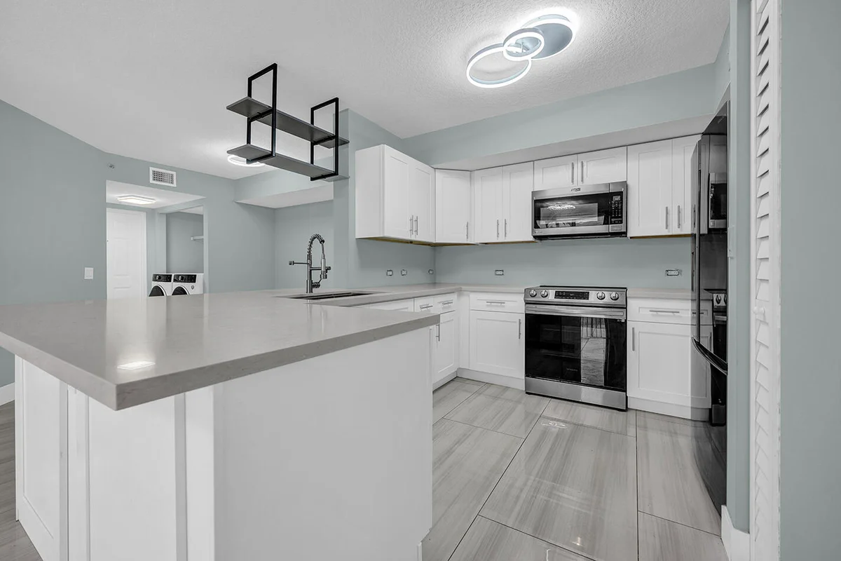 1010 Villa Cir, Boynton Beach: photo 1 of 23