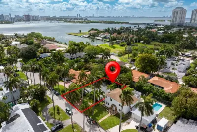 1104 NE 85th St, Miami: photo 1 of 66
