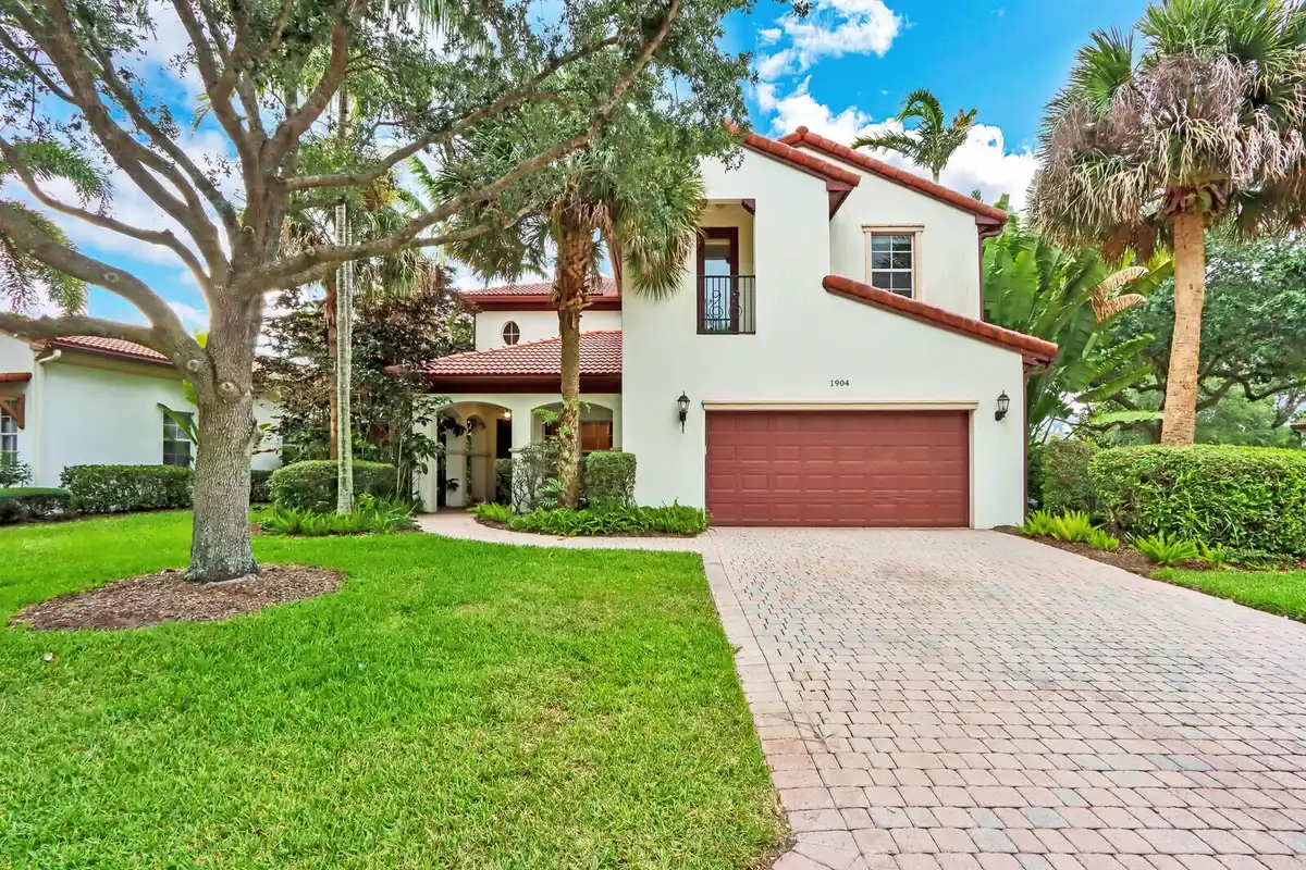 1904 Flower Dr, Palm Beach Gardens: photo 1 of 48