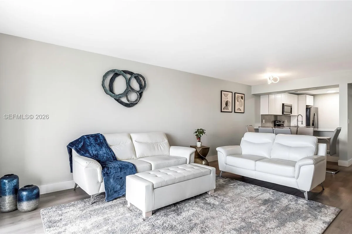 6231 Coral Lake Dr #307, Margate: photo 1 of 33