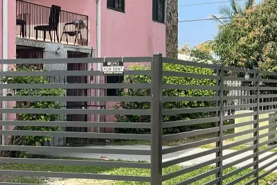 2168 NW 34th St #3, Miami: photo 1 of 10