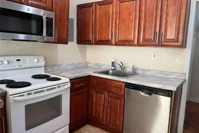 931 NW 34th Way, Lauderhill: photo 1 of 18