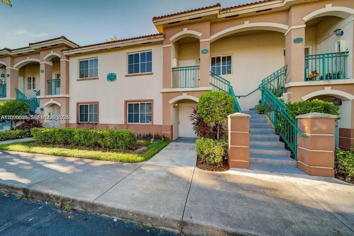 1250 SE 31st Ct #104-33, Homestead: photo 1 of 19
