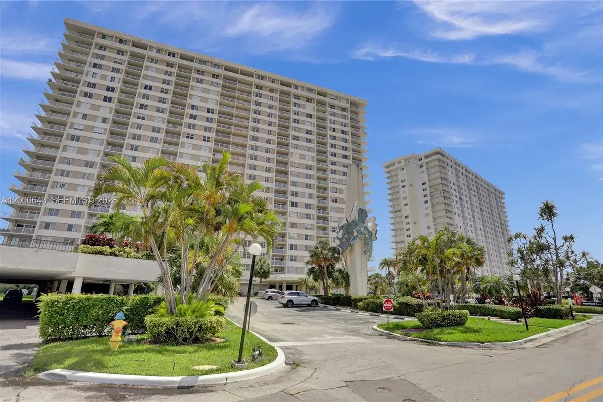 300 Bayview Dr #PH10, Sunny Isles Beach: photo 1 of 26