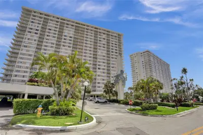 300 Bayview Dr #PH10, Sunny Isles Beach: photo 1 of 26