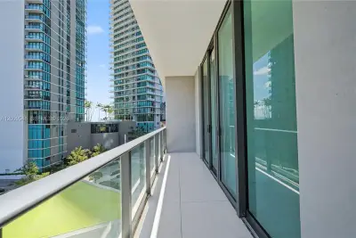 501 NE 31st St #302, Miami: photo 1 of 19
