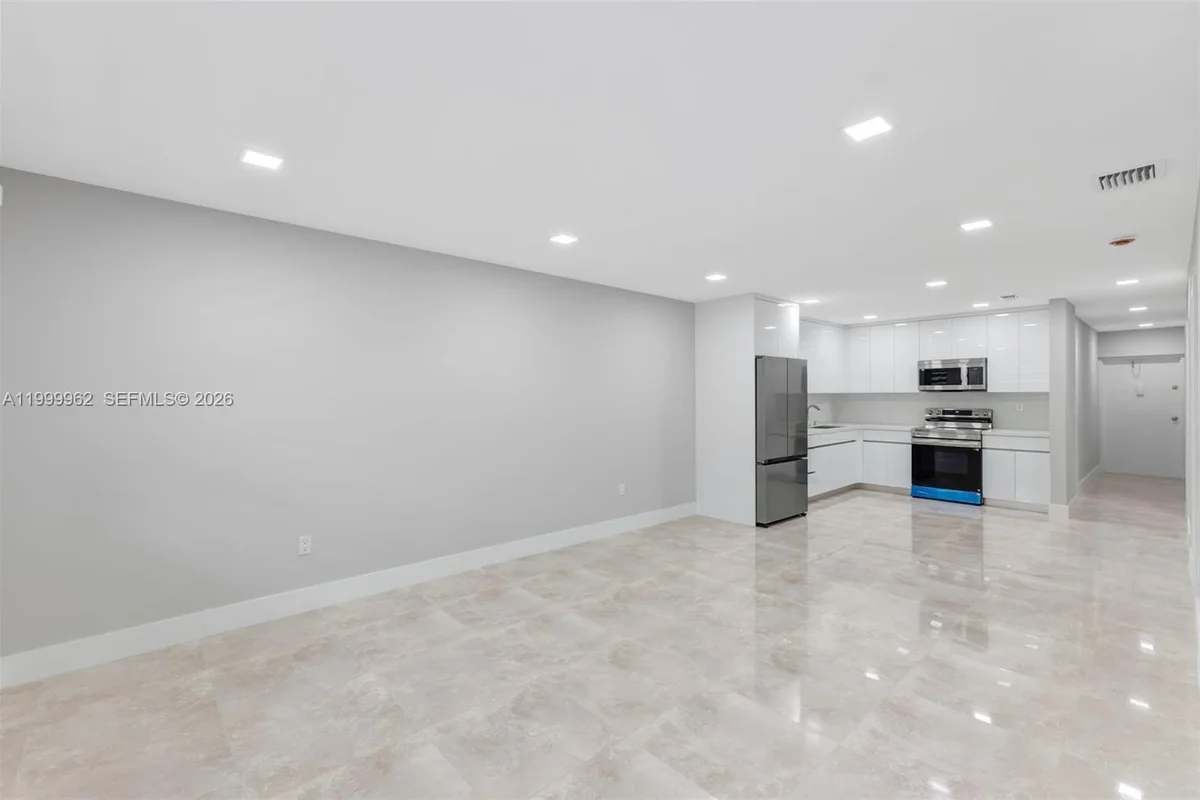 15685 SW 82nd Cir Ln #28, Miami: photo 1 of 26