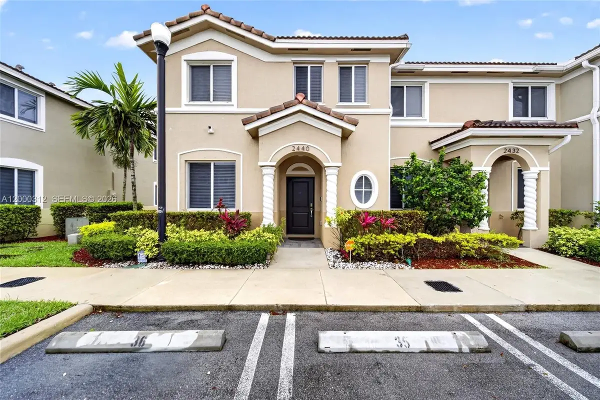 2440 SE 10th Ct, Homestead: photo 1 of 48