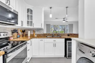 3804 NW 121st Ave, Sunrise: photo 1 of 65