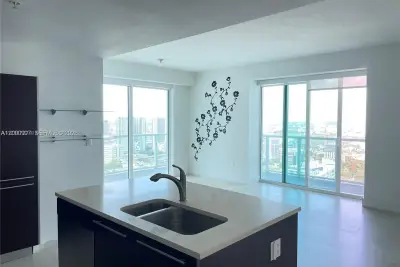 1900 N Bayshore Dr #3311, Miami: photo 1 of 29