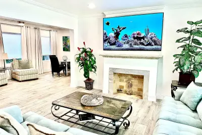 1742 NE 7th St, Fort Lauderdale: photo 1 of 33