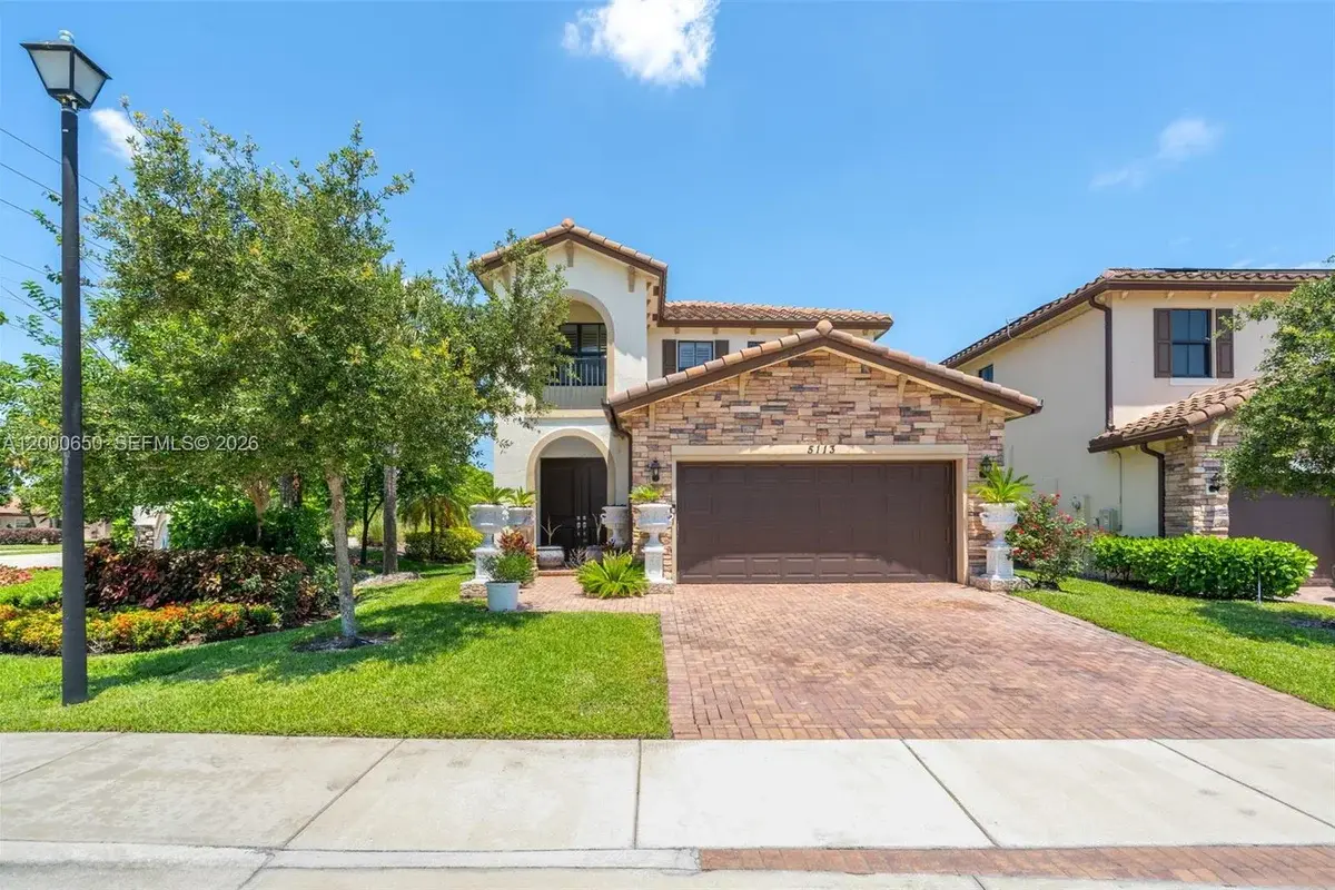 5113 NW 52nd St, Tamarac: photo 1 of 47