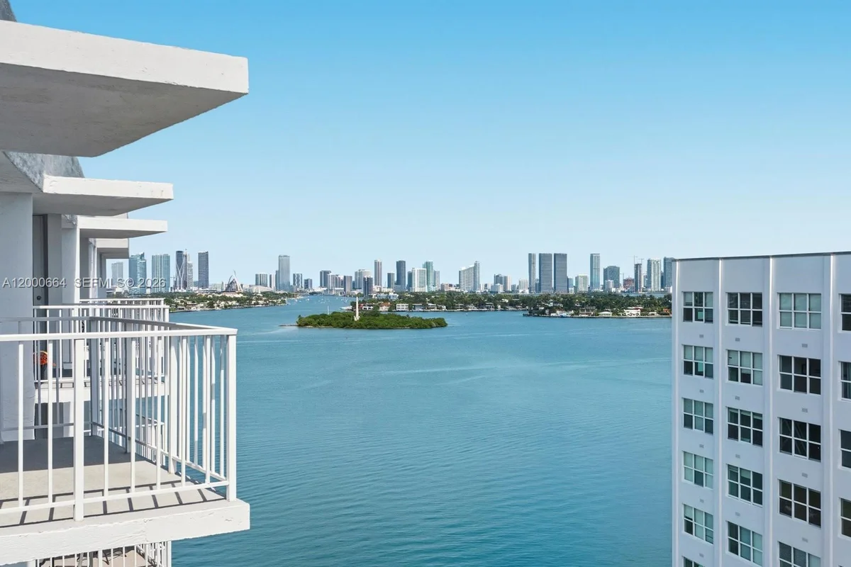 1228 West Ave #1506, Miami Beach: photo 1 of 30