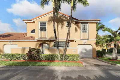 11303 Lakeview Dr #8-m, Coral Springs: photo 1 of 34