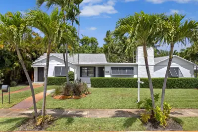 338 Princeton Dr, Lake Worth Beach: photo 1 of 34