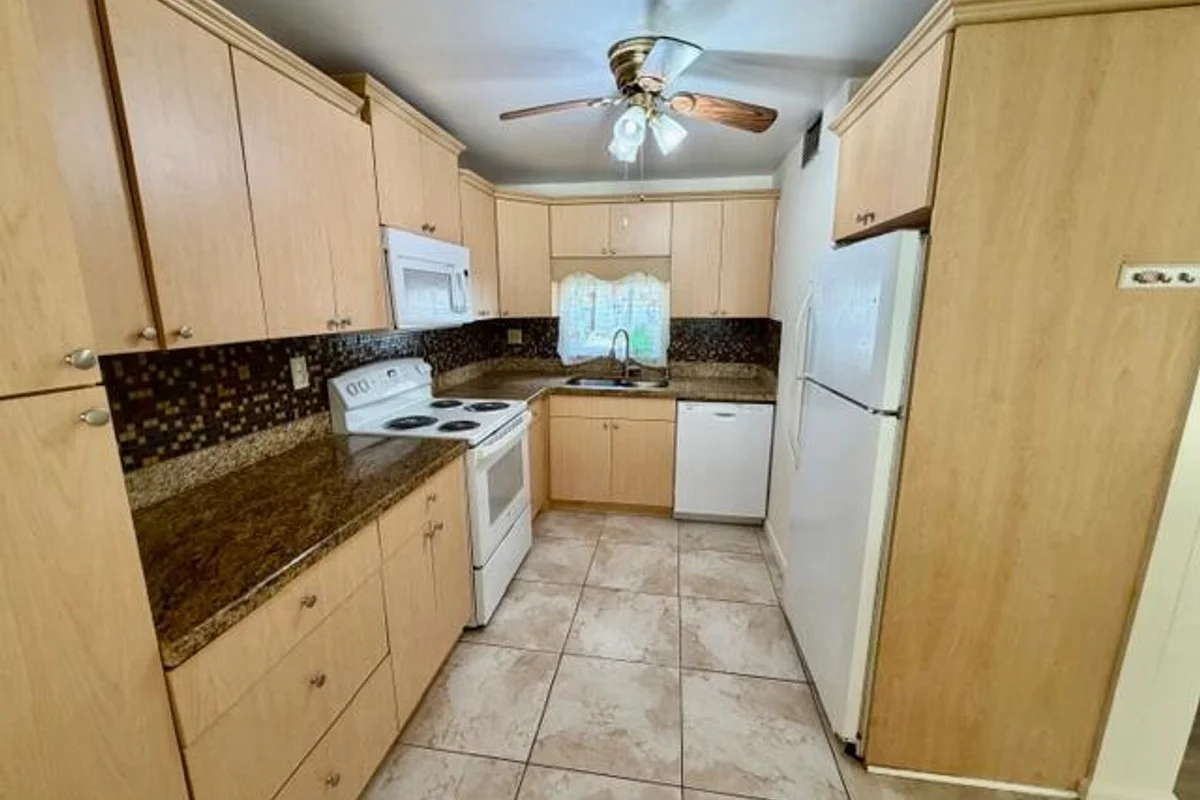 8940 S Hollybrook Blvd #208, Pembroke Pines: photo 1 of 50