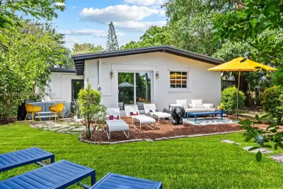 2860 SW 13th Ct, Fort Lauderdale: photo 1 of 41