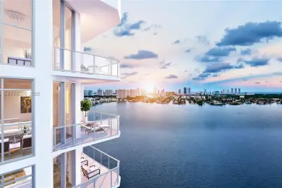 17111 Biscayne Blvd #903, North Miami Beach: photo 1 of 40
