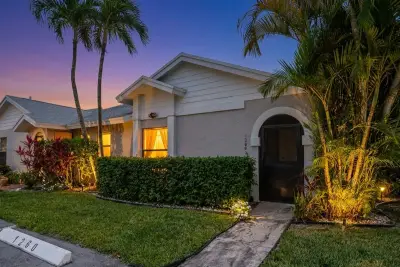 1260 NW 24th Ave, Delray Beach: photo 1 of 42