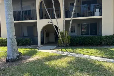 436 Pine Glen Ln #D-1, Greenacres: photo 1 of 13