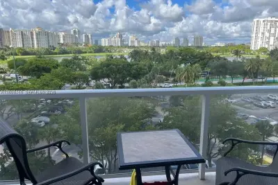 3701 N Country Club Dr #705, Aventura: photo 1 of 11