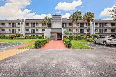 4254 Deste Ct #208, Lake Worth: photo 1 of 19