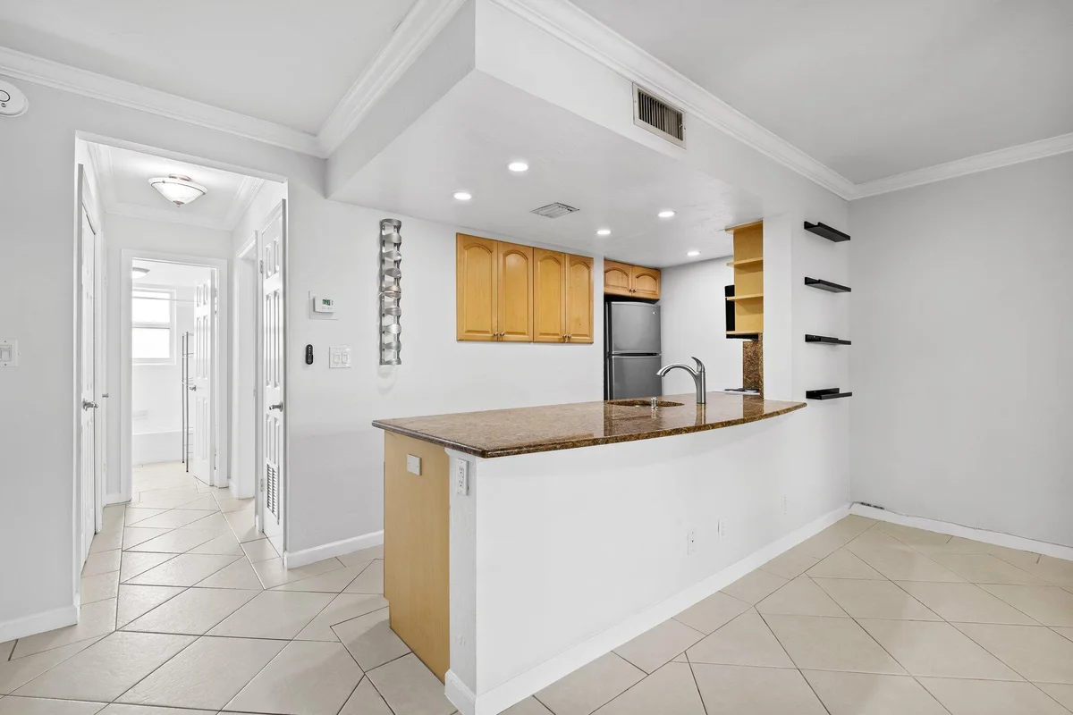 1012 SE 15th St #2, Fort Lauderdale: photo 1 of 29