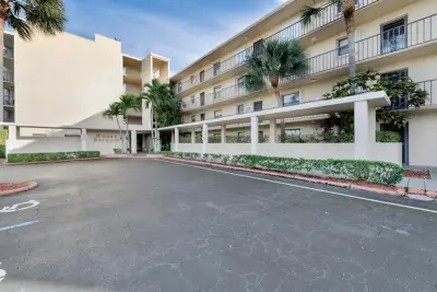 890 N Federal Hwy #405, Lantana: photo 1 of 36