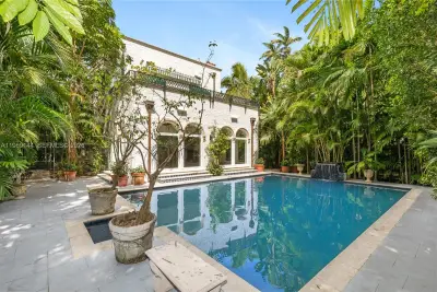 3685 Royal Palm Ave, Miami: photo 1 of 76