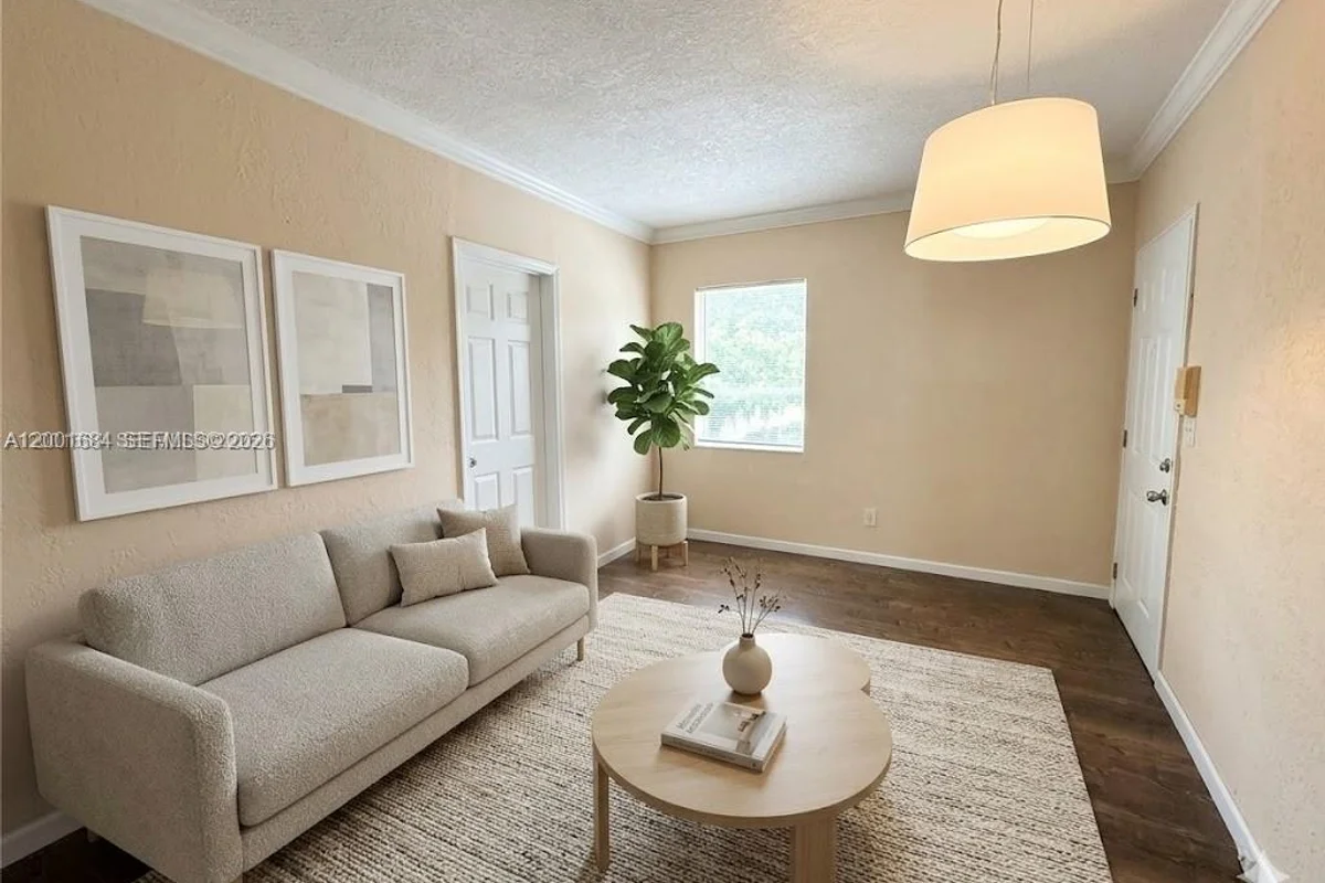 620 84th St #25, Miami Beach: photo 1 of 11