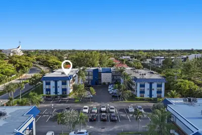 3040 Holiday Springs Blvd #212, Margate: photo 1 of 28