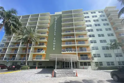 2900 NE 30th St #F2, Fort Lauderdale: photo 1 of 34