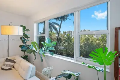 20000 E Country Club Dr #314, Aventura: photo 1 of 35
