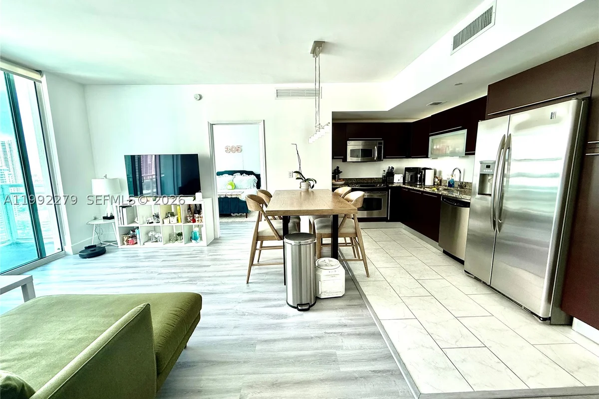 950 Brickell Bay Dr #2706, Miami: photo 1 of 57