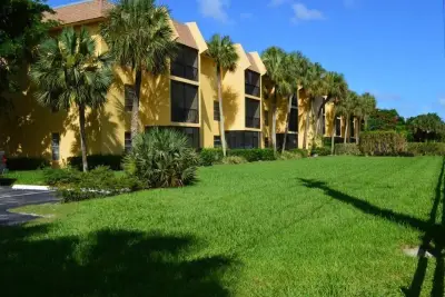 460 NW 20th St #1100, Boca Raton: photo 1 of 27